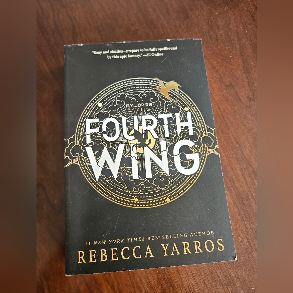 Fourth Wing by Rebecca Yarros - Black & Gold Paperback